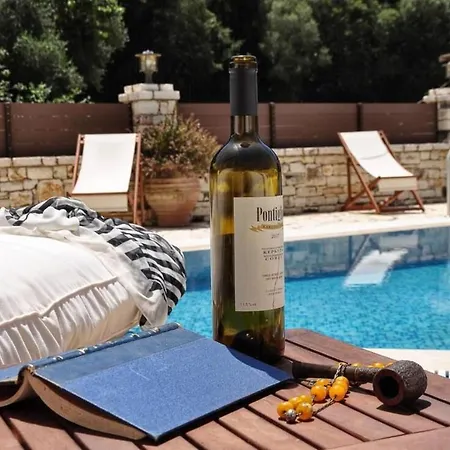 Angie - 150m2 Nature Retreat With Private Pool In Nymfes By Posarellivillas Вилла Nymfai